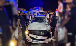 Batman'da otomobil tırla çarpıştı: 3 yaralı