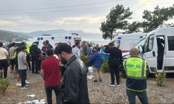 Bodrum'da yolcu minibüsü ile otomobil çarpıştı: 15 yaralı