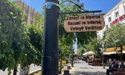 Diyarbakır’da Kürt edebiyatı beyitleri bu kez direklere asıldı