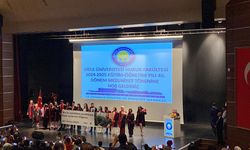 Diyarbakır’da mezuniyet töreninde Önder pankartlı mesaj