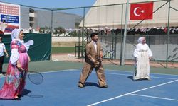 Dünya sporcularına karşı şal u şepik ve kıras fistan ile yarıştılar