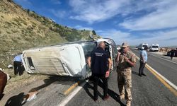 Elazığ'da köy minibüsü takla attı: 7 yaralı