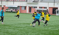 Hakkarili kadın futbolcuların hedefi Süper Lig