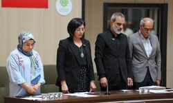 Kayapınar Belediye Meclisi, Önder’e saygı duruşuyla başladı
