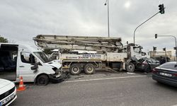 SON DAKİKA: Diyarbakır’da beton mikseri ile minibüsler çarpıştı: Çok sayıda yaralı