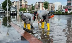 Diyarbakır’da sağanak yağışa 272 ihbar! 100 kişilik ekiple müdahale