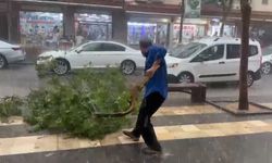 Diyarbakır’da sağanak yağış hayatı felç etti