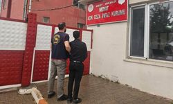 Cezaevi firarisi Mardin'de düğün salonunda saz çalarken yakalandı