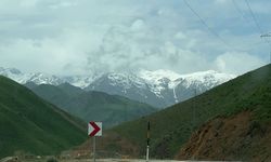 Hakkari Yüksekova'da sağanak ve kar yağışı !