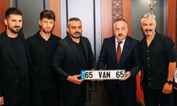 65 VAN 65 plaka için 33 milyon lira!