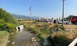 Midibüs sulama kanalına uçtu