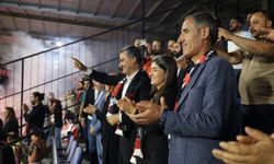 Vanspor kutlamalarında ilginç görüntüler: Hem kayyum hem de Zeydan ordaydı