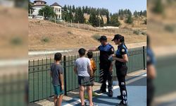 Batman'da polisler, boğulmalara karşı broşür dağıttı