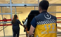 Kadınlar arasındaki kavgayı ayırmak isterken bıçaklandı