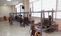 Kadınlar unutulmaya yüz tutan şal û şepik için tezgah başına geçti