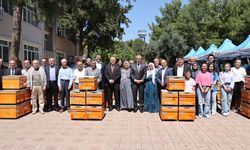 Mardin'de 800 üreticiye yüzde 75 hibe ile 4 bin arı kovanı dağıtıldı