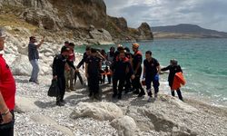 14 yaşındaki çocuk girdiği Van Gölü’nde akıntıya kapılarak boğuldu