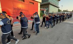 20 işyerinin kurşunlanması olayı: 15 kişi adliyede