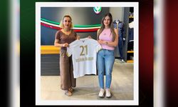 Amedspor, linç edilen Diyarbakırlı Rojbin’e forma hediye etti