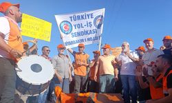 Diyarbakır'da AK Parti il binası önünden "Şimşek istifa" sesleri yükseldi