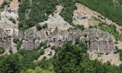Görüntüsü peri bacalarını andırıyor, efsanesi dilden dile dolaşıyor