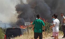 İzmir Çeşme'de yangın büyüdü, bazı evler tedbiren boşaltıldı