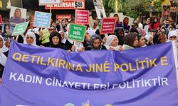 Cizre’de kadınlar, kadın katliamlarına karşı yürüdü