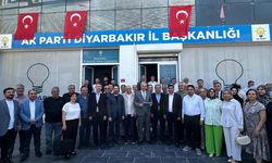 Diyarbakır’da AK Parti’den sürece bayraklı destek