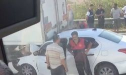 Şanlıurfa'da otomobil tırın altına girdi: 1 ölü, 1 yaralı