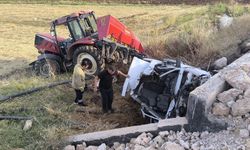 Mardin'de otomobil ile traktör çarpıştı: 2 yaralı
