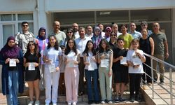LGS’de başarı elde eden öğrenciler altın ile ödüllendirildi