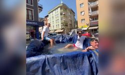 Sıcaktan bunaldı, traktör römorkunu havuz yaptı