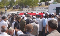 Diyarbakır’da yangın yolunda hayatını kaybeden itfaiyeciye son veda