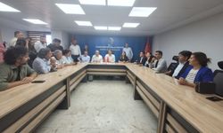 Serra Bucak, Adana’da: “Belediye başkanlarının yeri cezaevi değildir”