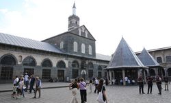 Diyarbakır’da 7 dil ile esnaf ve turistler arasında köprü