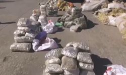 Van'da yün çuvallarının içinden 122 kilo skunk ve metamfetamin çıktı