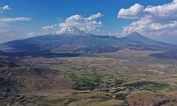 Ağrı Dağı takke buzulu hızla eriyor