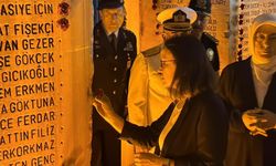 Deprem mağdurları anıldı; saat 03.02'de hayat durdu