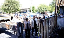 Diyarbakır'da eş başkanlar, yangında zarar gören esnafı ziyaret etti