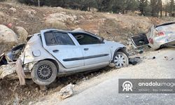 Gaziantep'te iki otomobil çarpıştı: 3 kişi öldü
