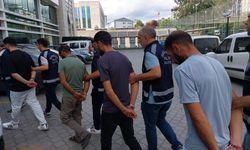 ‘Savcı, polis’ diyerek dolandırdılar!