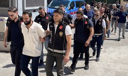 Otele silahlı saldırı düzenleyen 8 şüpheli, adliyeye sevkedildi