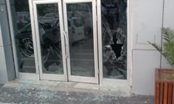 Suruç’ta belediye binasına taşlı saldırı