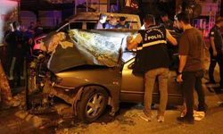 Sürücü hakimiyeti kaybetti, araç ağaca ok gibi saplandı: 2 ölü