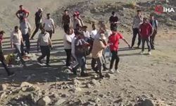Van’da traktör römorku devrildi: 8 yaralı