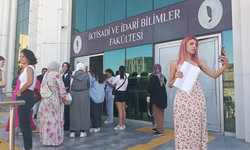 Yolda kalan onlarca öğrenci sınava yetişemedi