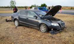 Yoldan çıkan otomobil refüje çıktı, 5 yaralı