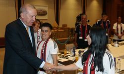 Erdoğan, Yüksekovaspor Kadın Futbol Takımını kabul etti