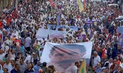 Diyarbakır’da Öcalan için yapılan yürüyüşte komisyona çağrı