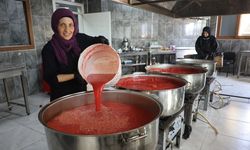 Afetzede kadınların geçim kaynağı domates salçası
